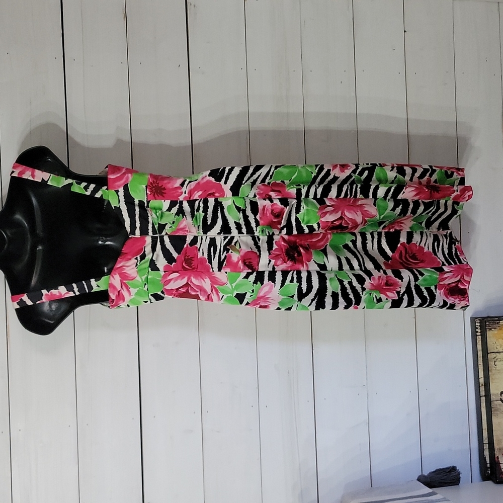 Cache Size 8 Fitted Floral And Zebra Print Ruched… - image 4